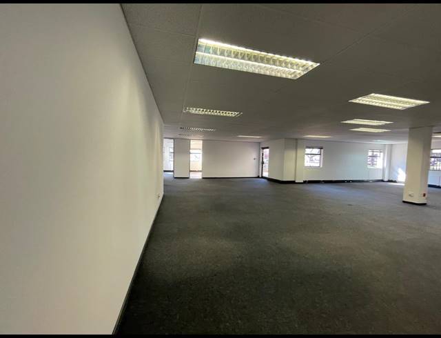 361M² OFFICE TO LET IN BRYANSTON